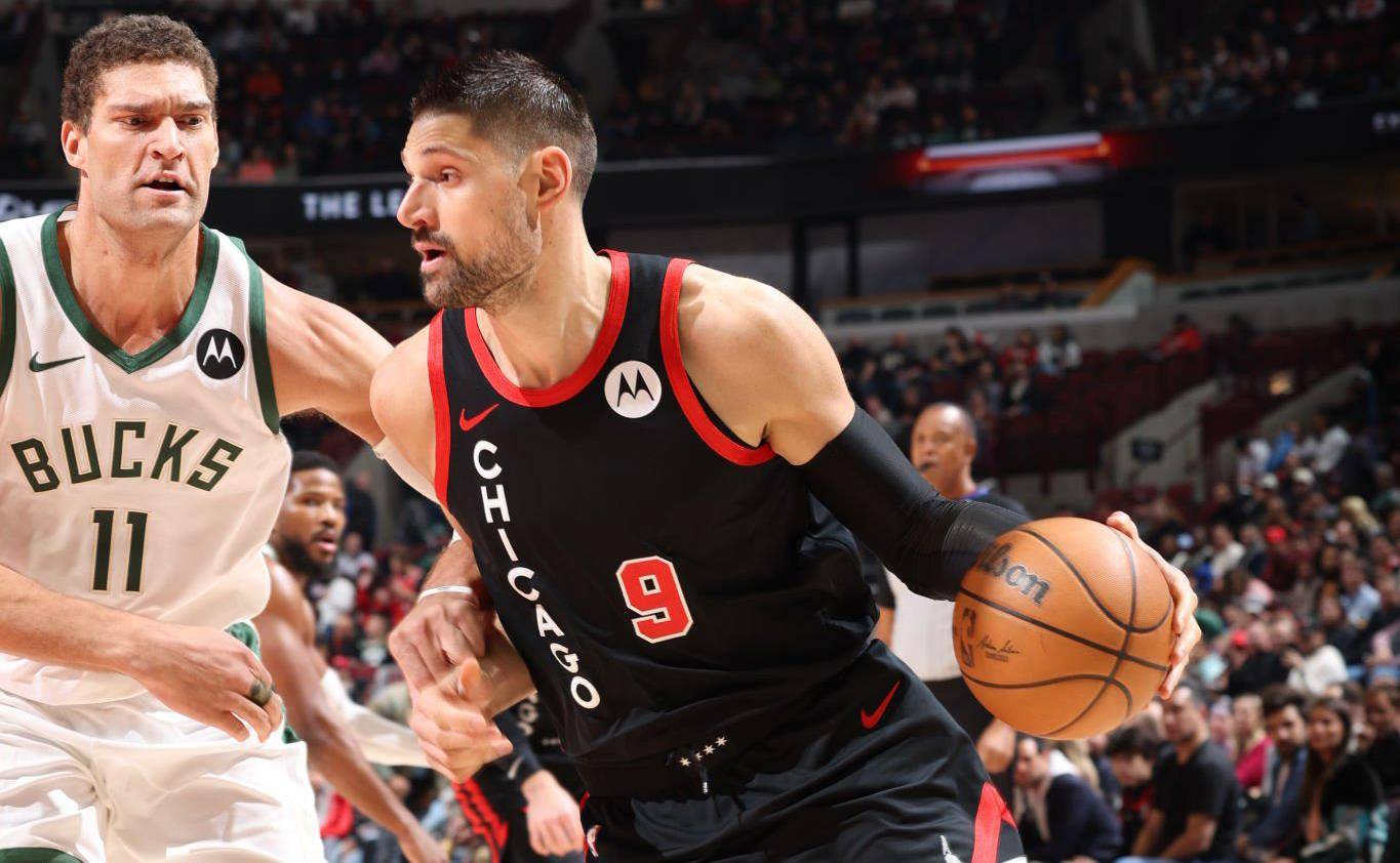 莱万多夫斯基爆冷击败雄鹿，爆冷引爆全场！的简单介绍爱游戏下载